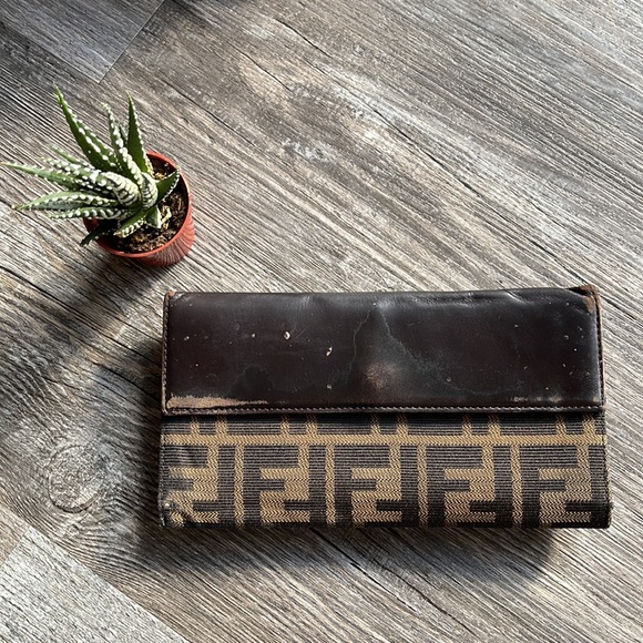 **Sold** Vintage FENDI long wallet - Picture 3 of 7